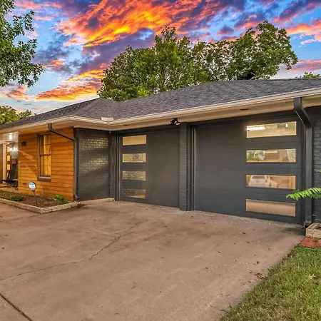 Austin Getaway - 1709 Villa